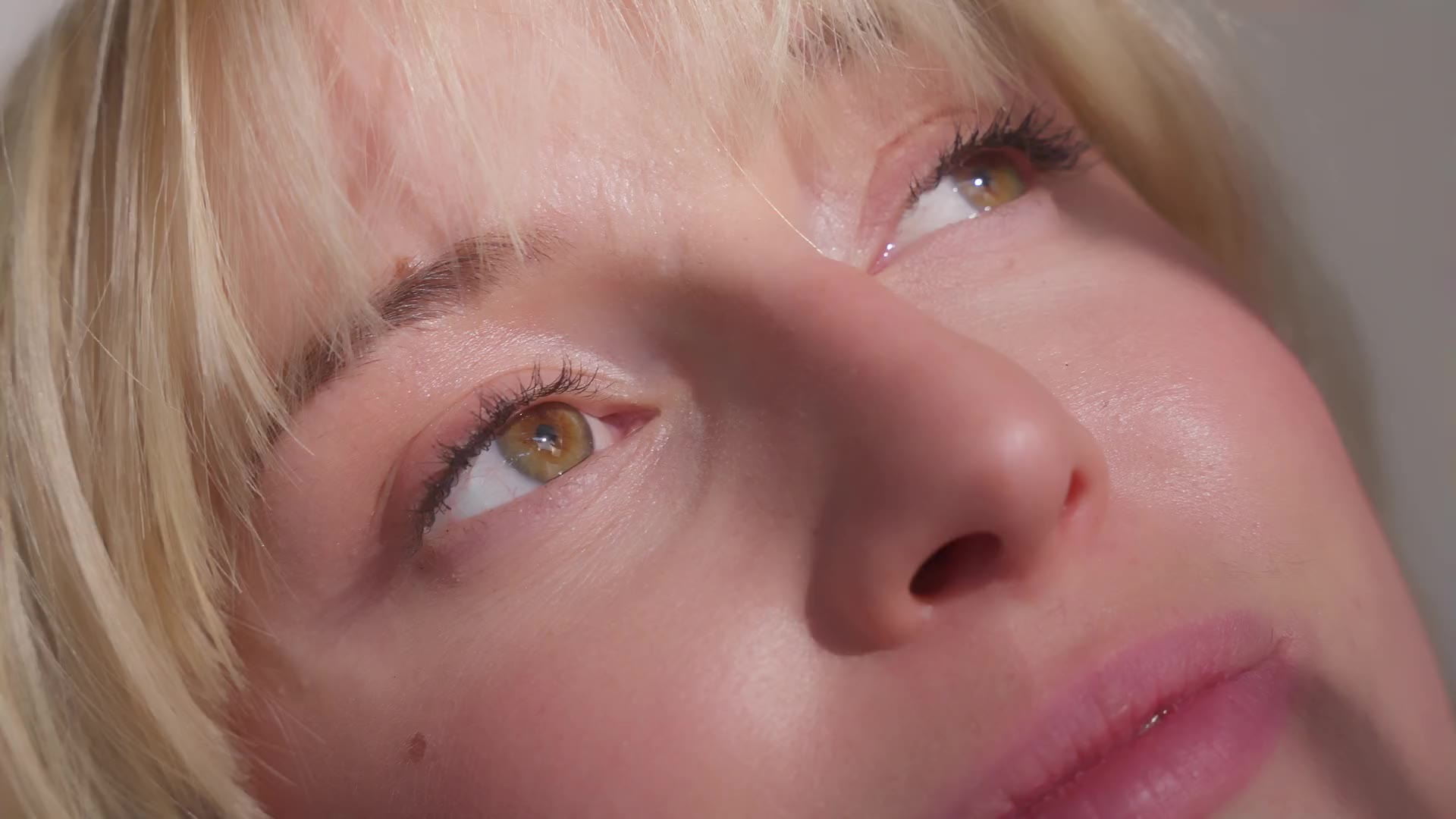 Produktfilm für die Tönungsmousse von Arya Laya